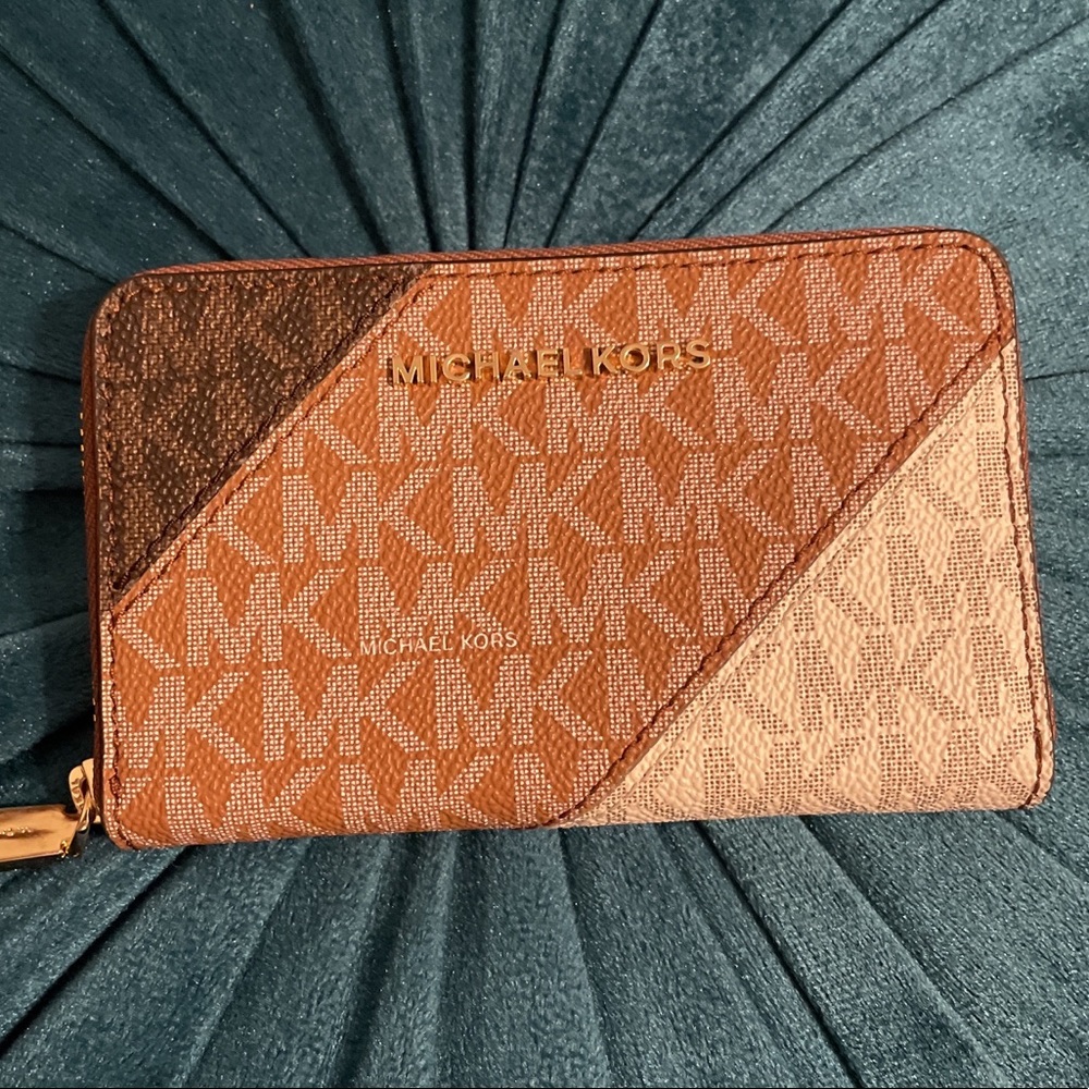 Micheal Kors wallet